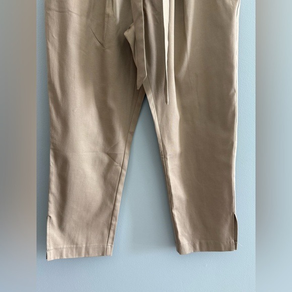 Halston High Waist Belted Tapered Pants Tan Paperbag Trouser M - Picture 4 of 7